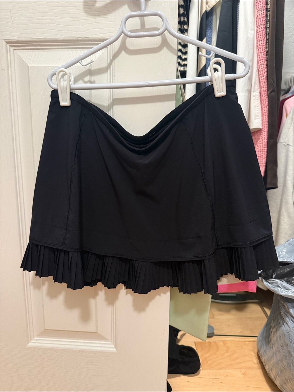 Women's Black Pleated Hem Skirt